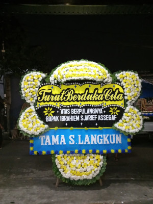 Papan Bunga Duka di Kota Karang
